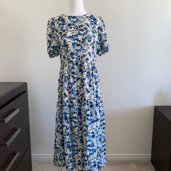 BRAND NEW FLORAL DRESS - Picture 2 of 9